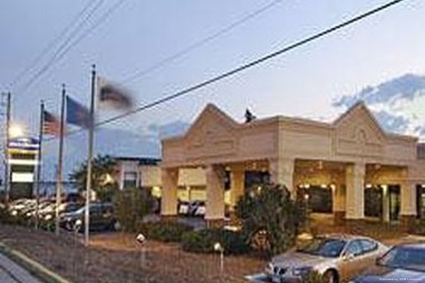 Hotel Howard Johnson Plaza Green Bay WI